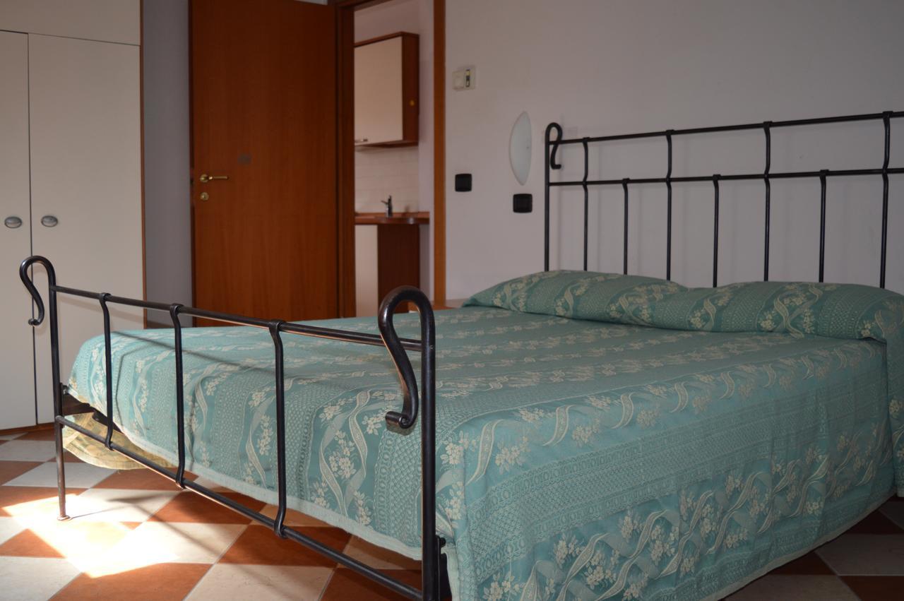 Residenza Villa Margherita Rimini Bagian luar foto
