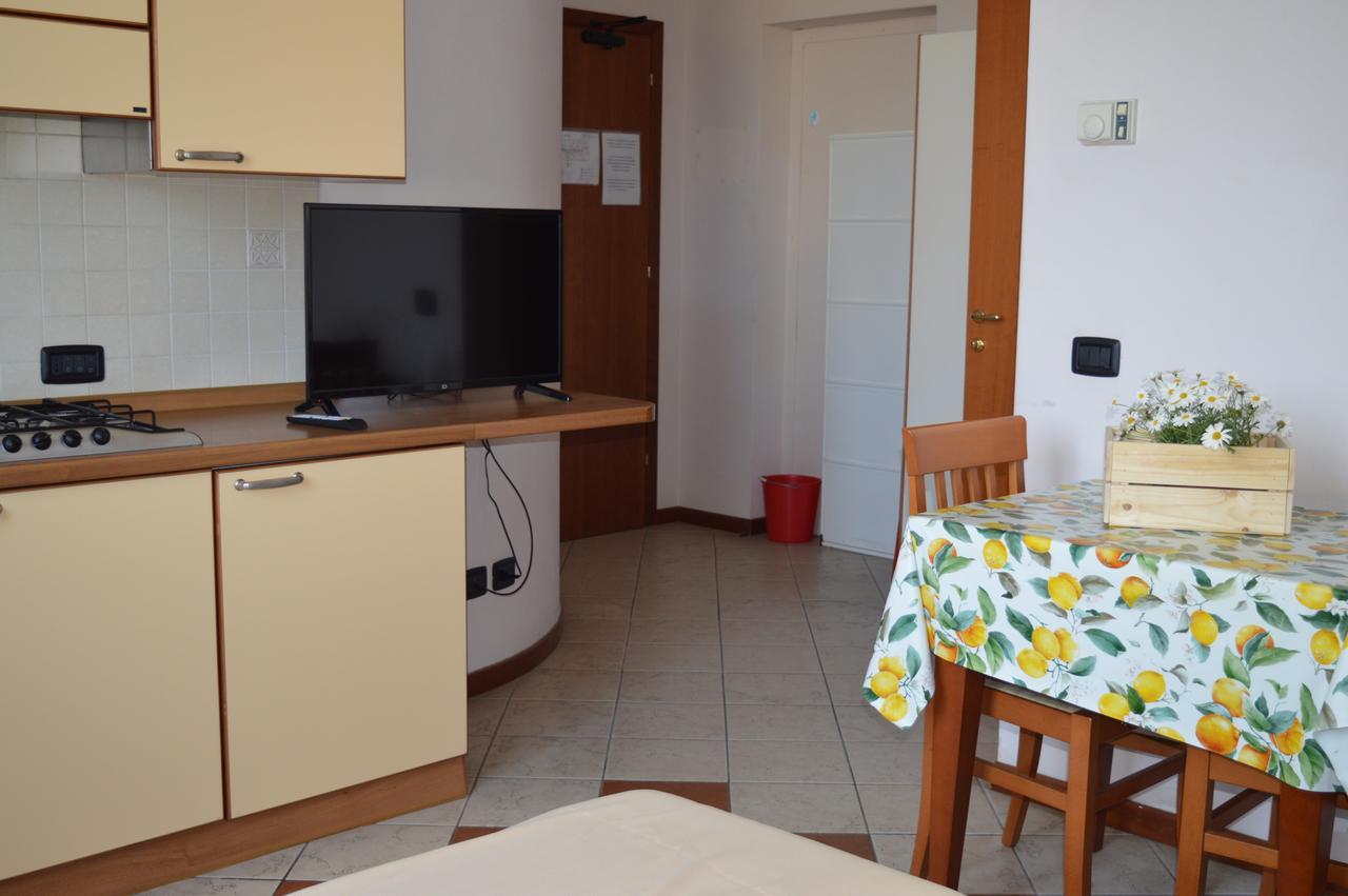 Residenza Villa Margherita Rimini Bagian luar foto