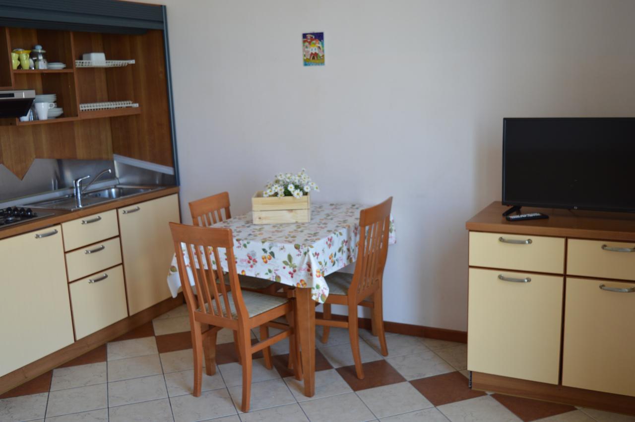 Residenza Villa Margherita Rimini Bagian luar foto