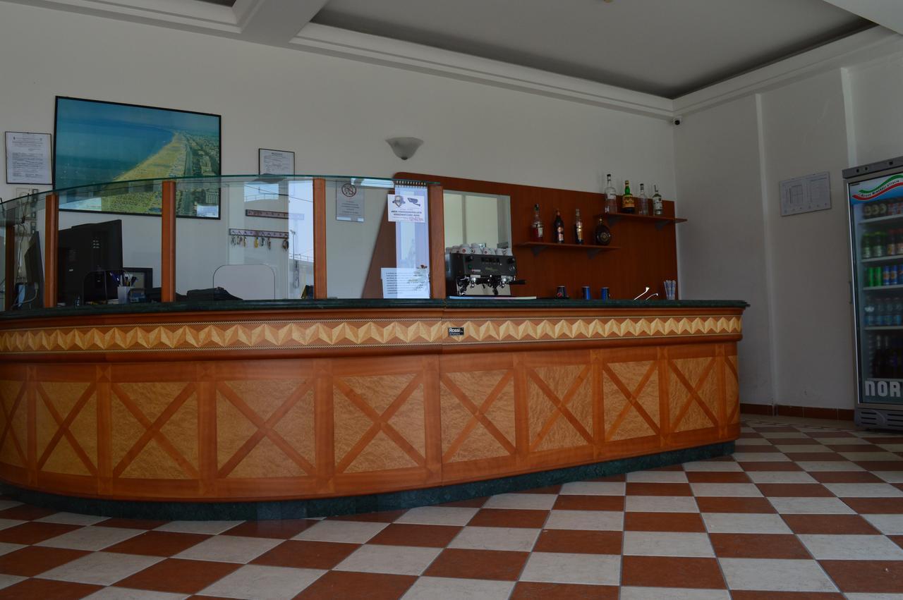 Residenza Villa Margherita Rimini Bagian luar foto