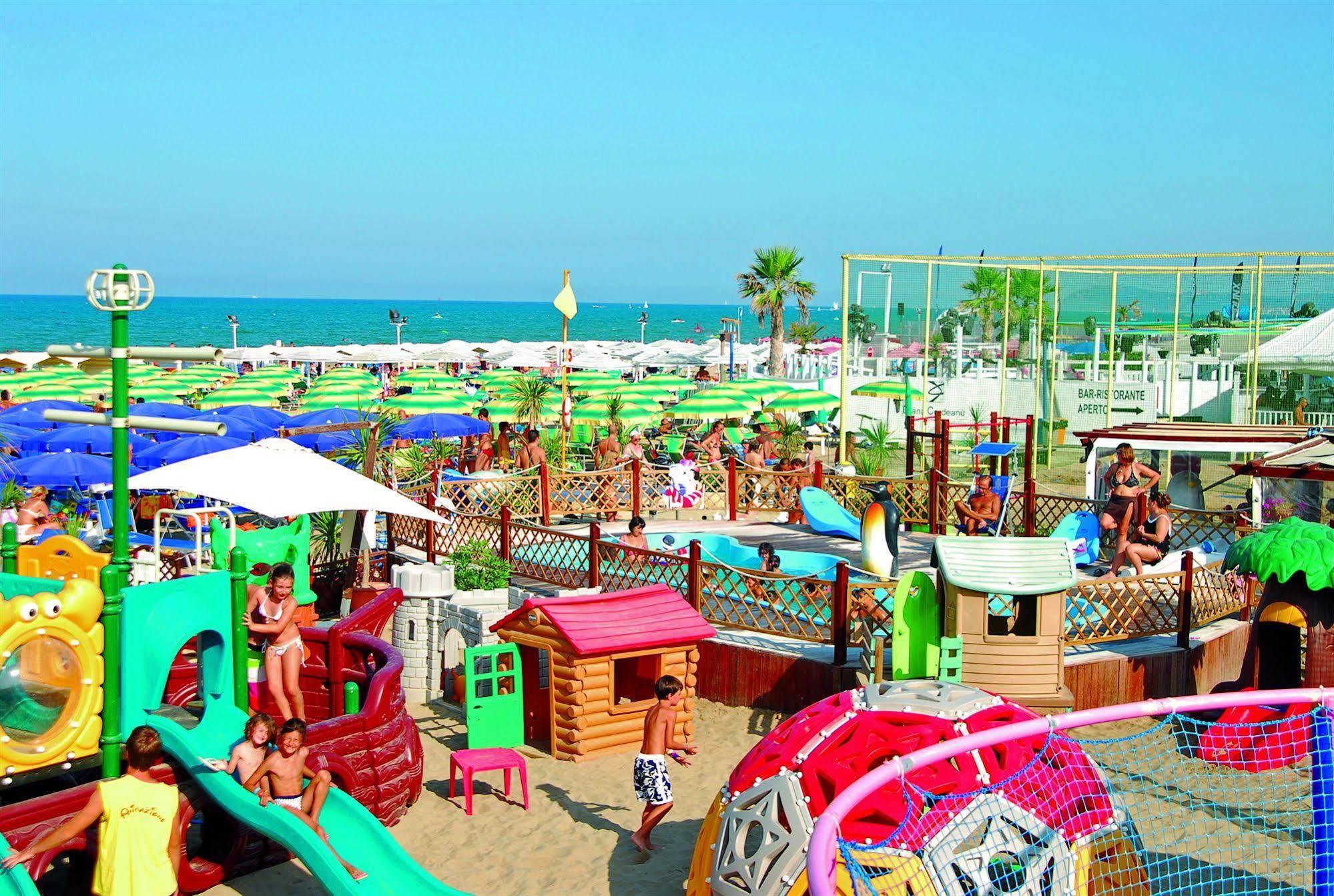 Residenza Villa Margherita Rimini Bagian luar foto