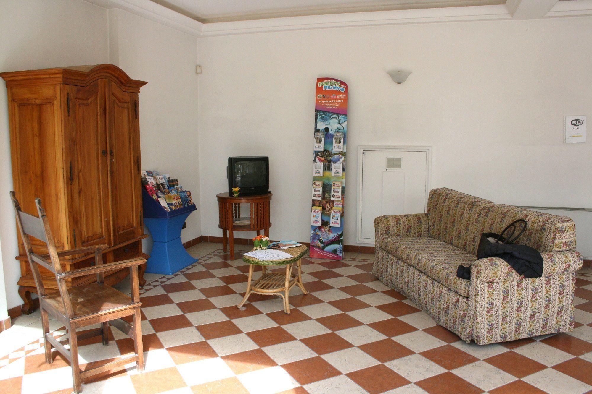 Residenza Villa Margherita Rimini Bagian luar foto